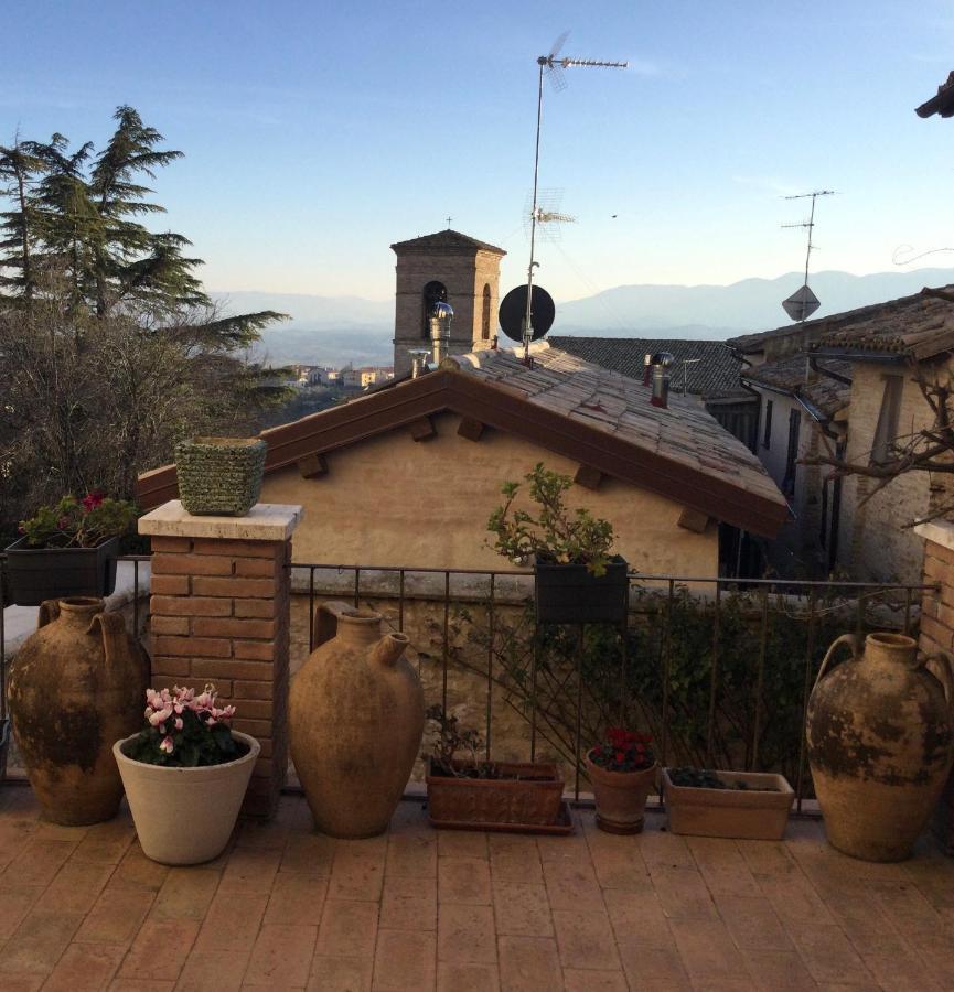 L'Angolo Di Zia Anna Montefalco Exterior foto
